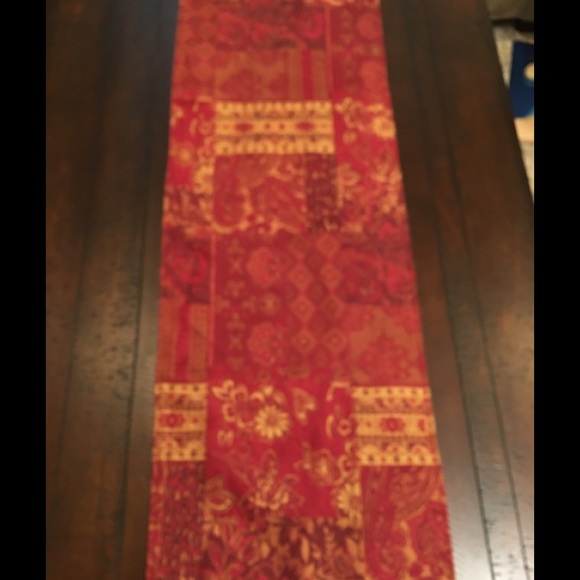 Table runner - 70"L - Picture 2 of 5